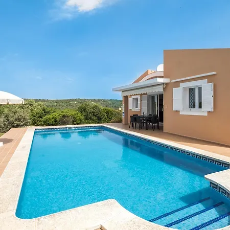 Villa Laura 245 *